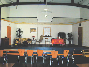 Foyer der Gemeindehalle Schwollen