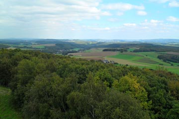 Aussicht vom Aussichtsturm Hattgenstein nach Osten